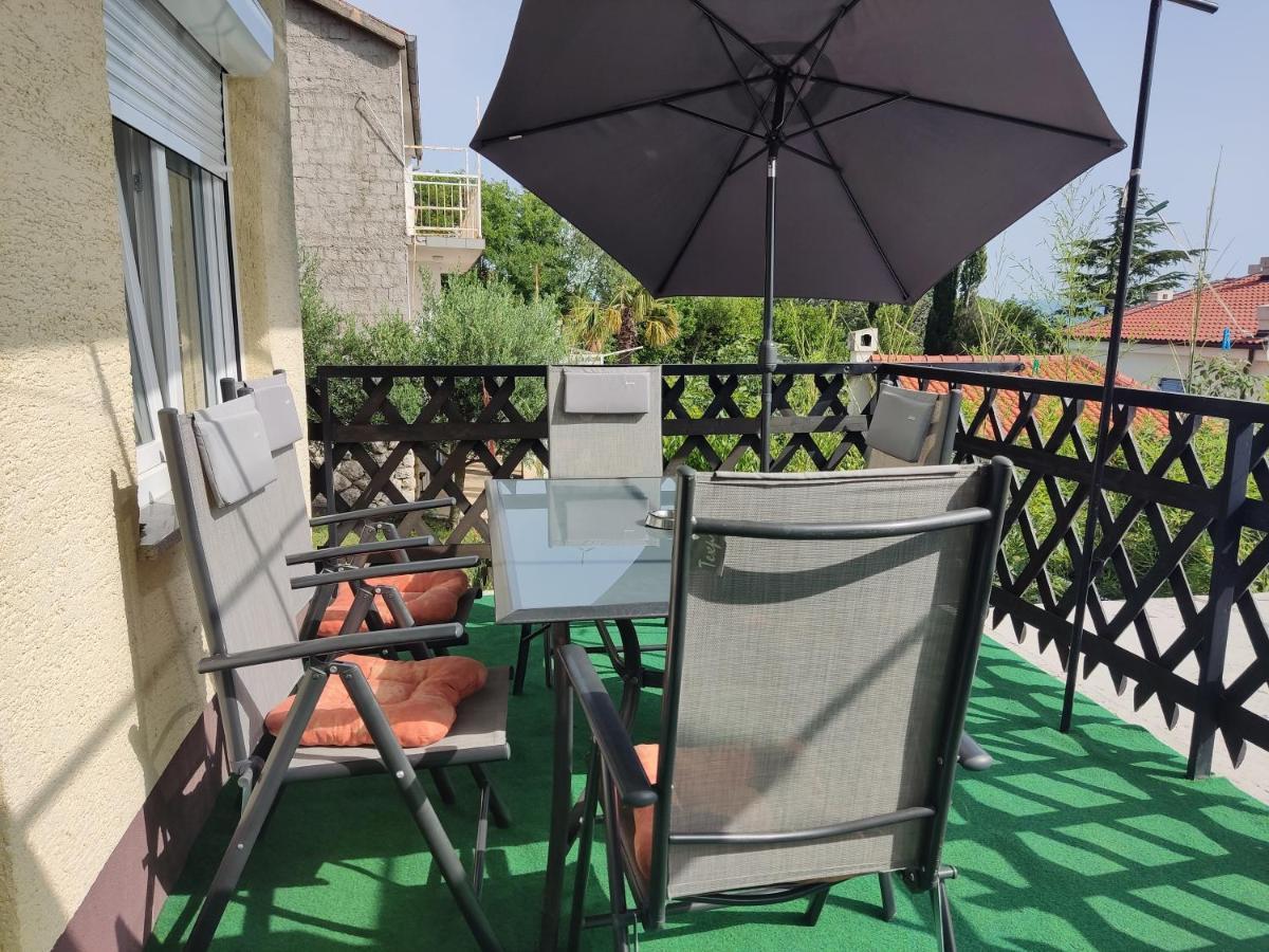 Apartment Teresa With Big Terrace Dramalj Crikvenica Bagian luar foto